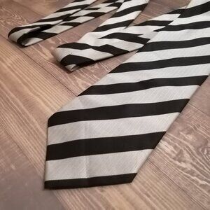 Handmade, 100% Silk Hermes Tie